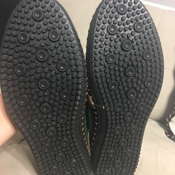 Shoes - Picture 3 of 7